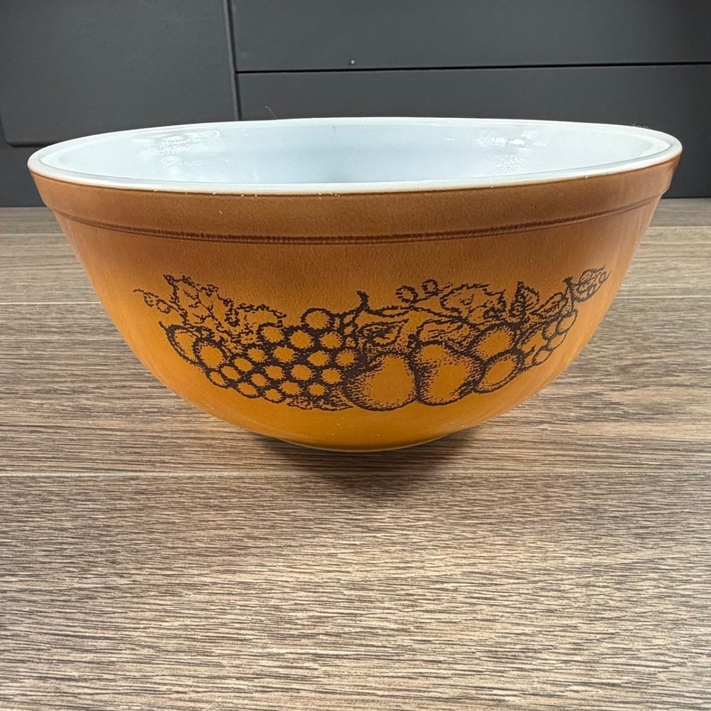 Vintage Pyrex 403 Old Orchard 2.5 Qt Mixing Bowl Orange Brown Fruit Retro 70s